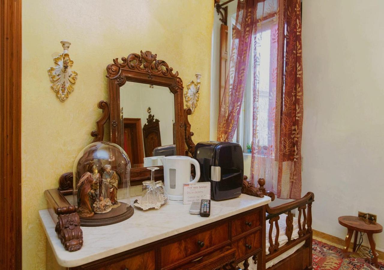 Atmosfere Del Centro Storico Couette-café