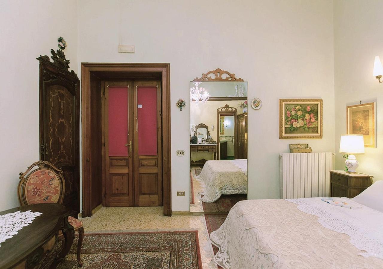 Atmosfere Del Centro Storico Napoli